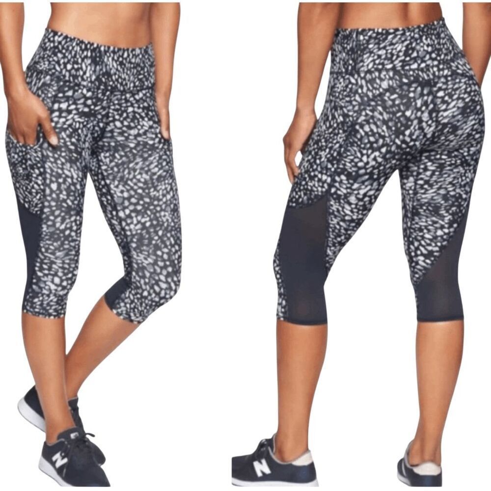 ATHLETA Spotty Up For Anything Crop Size Small